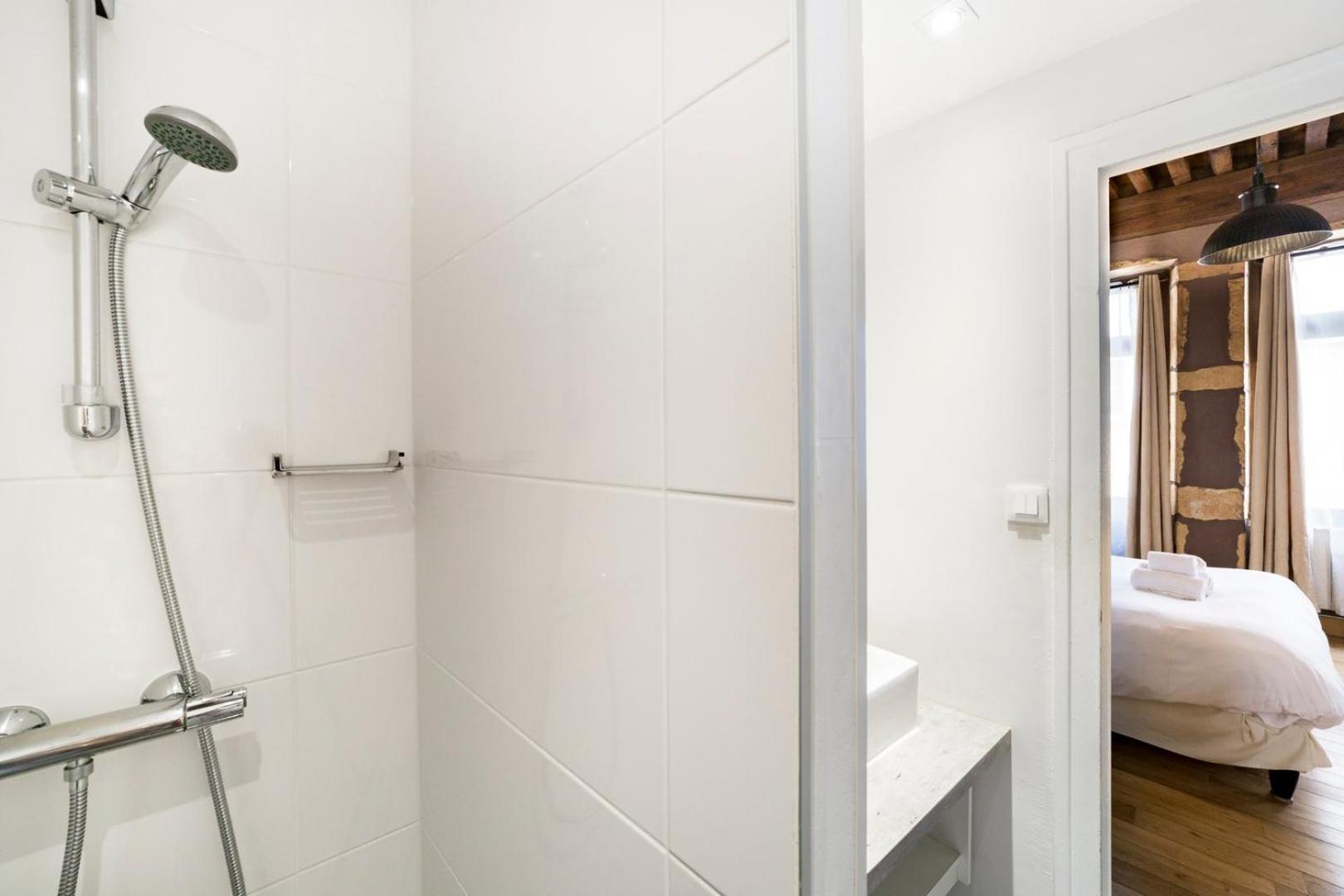 Authentique Au Coeur Du Vieux Ail Apartment